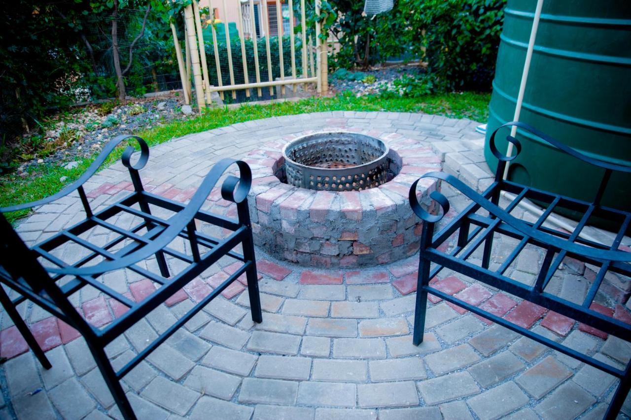 Sanctuary Aparthotel-Ac-Garden- Solar-Wi-Fi -Firepit-Park-Carport 卢萨卡 外观 照片